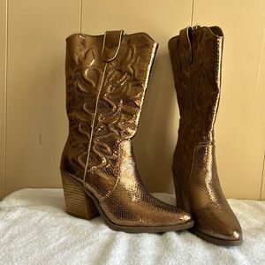 Gold Shinny cowgirl boots